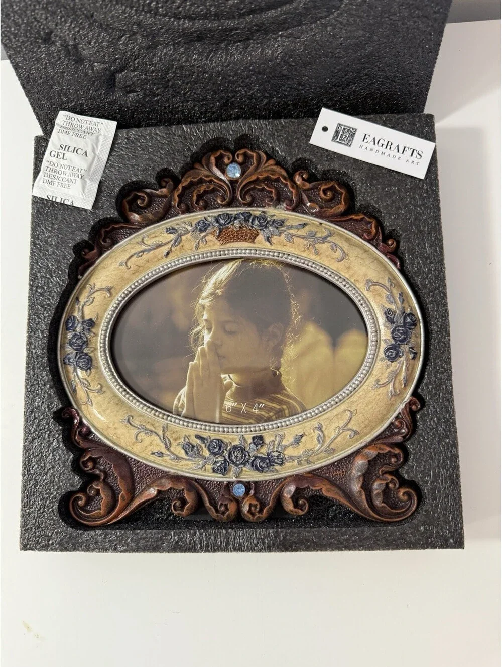Decorative Art Oval Resin Photo Frame Blue Flowers & Stones 7.87”Lx.67”Wx8.07”H